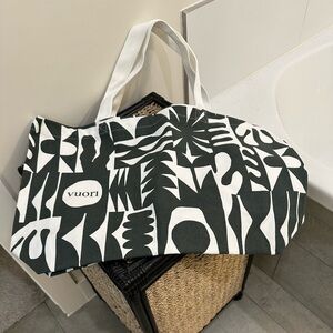 Vuori Tote Bag